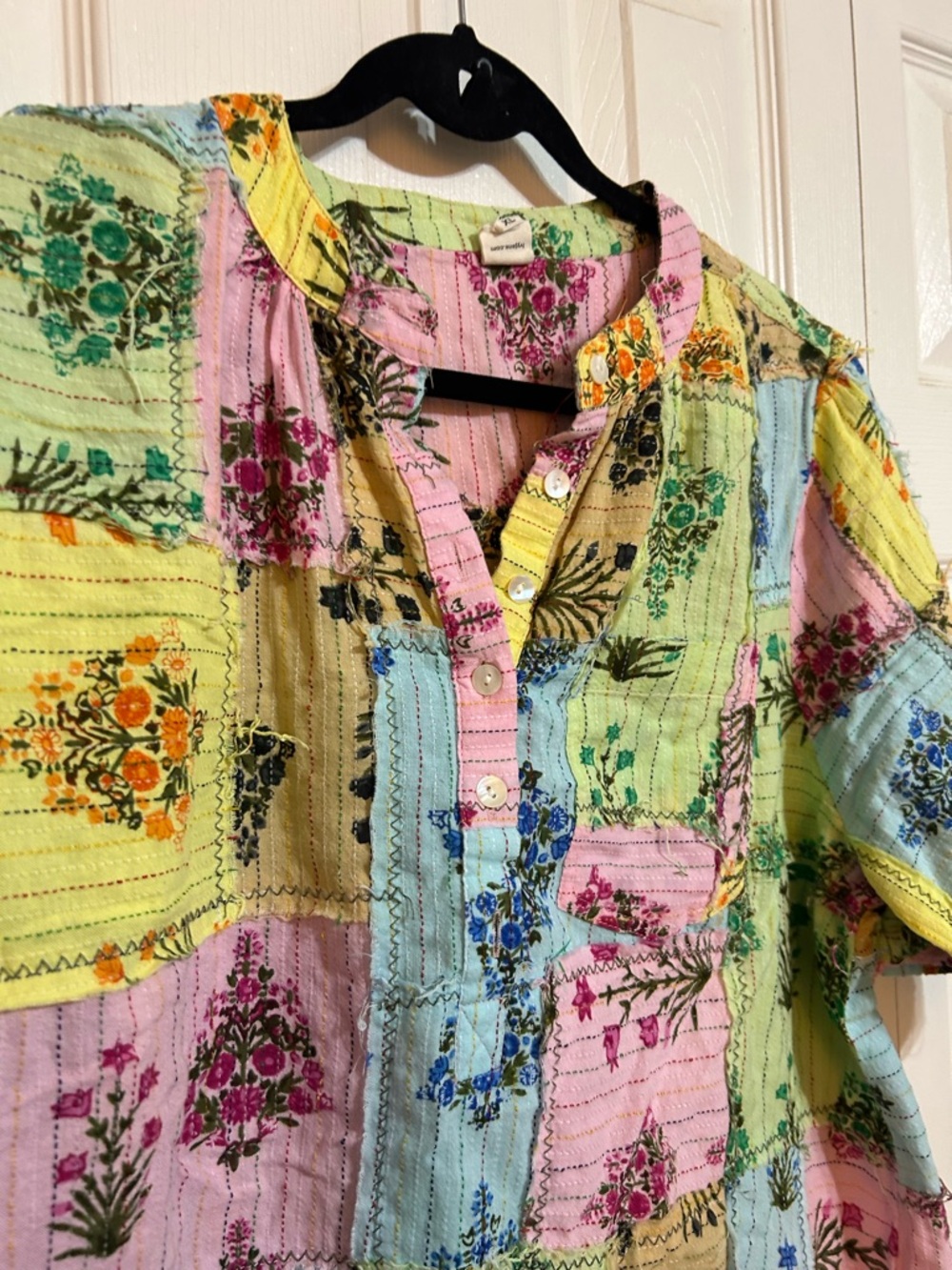 ivy jane Multicolor Patchwork Floral Button-Front Women's Top - Picture 2 of 6